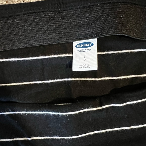 Old Navy Black with White Stripes Knit Pencil Skirt Size Small - Picture 4 of 5